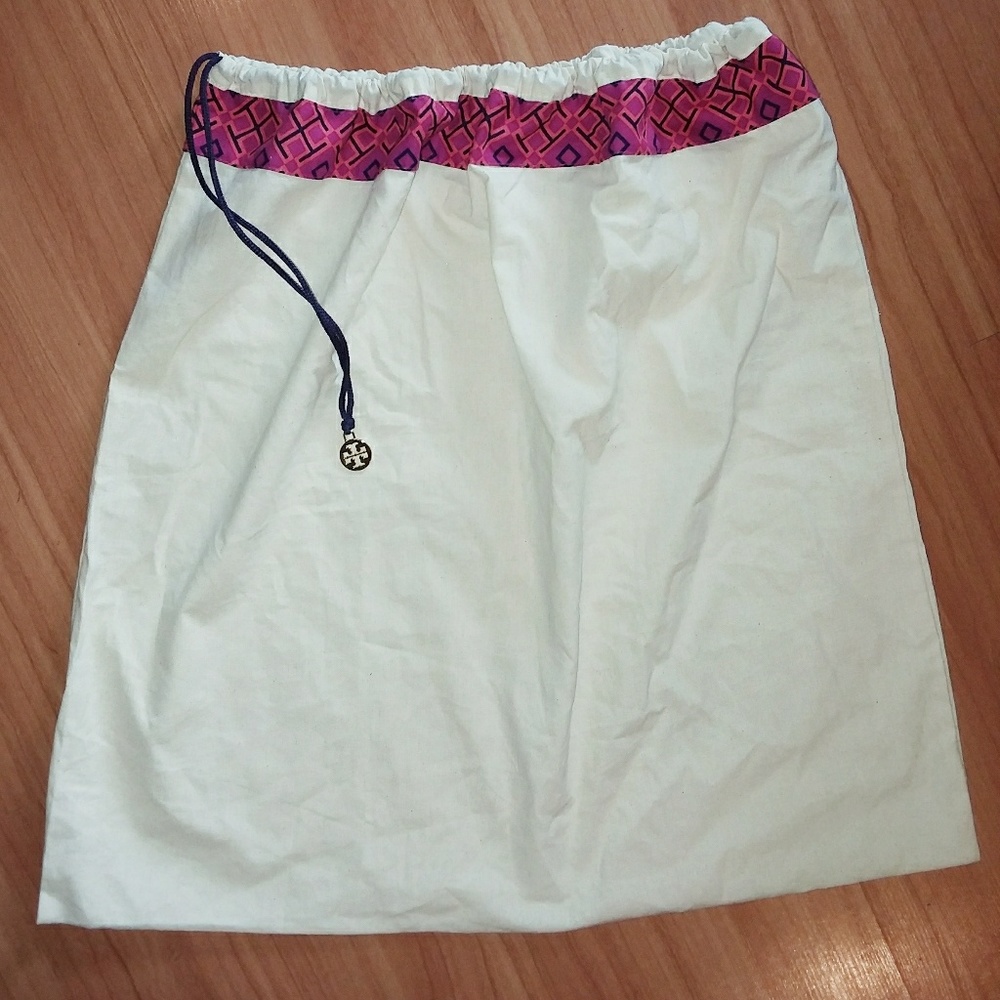 *SOLD* TORY BURCH Dust Bag w/Gold Tory Burch Charm